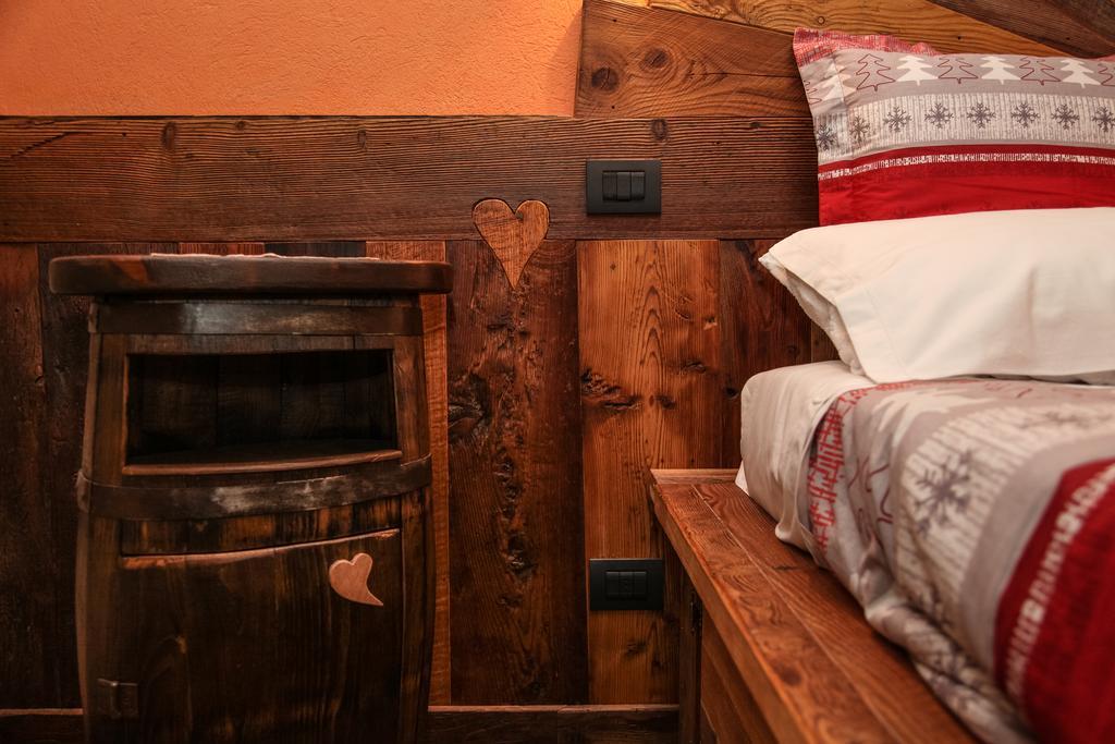 Apartamento Souvenir De Tsaneli Roisan Habitación foto