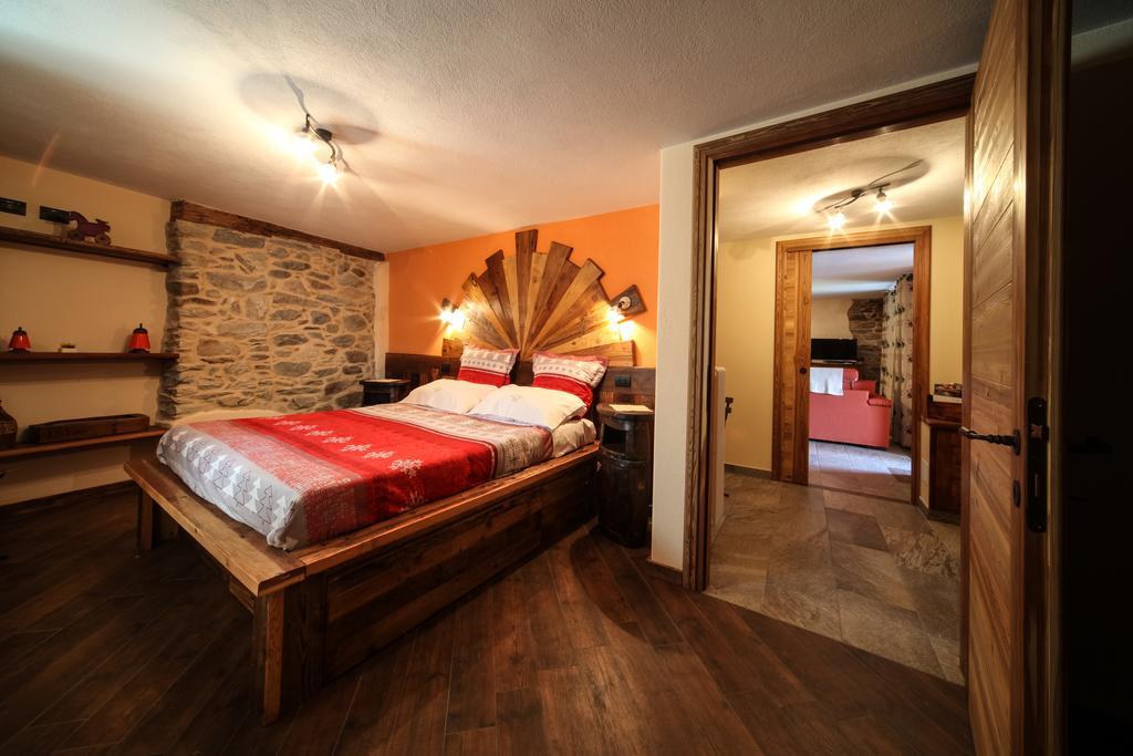 Apartamento Souvenir De Tsaneli Roisan Habitación foto