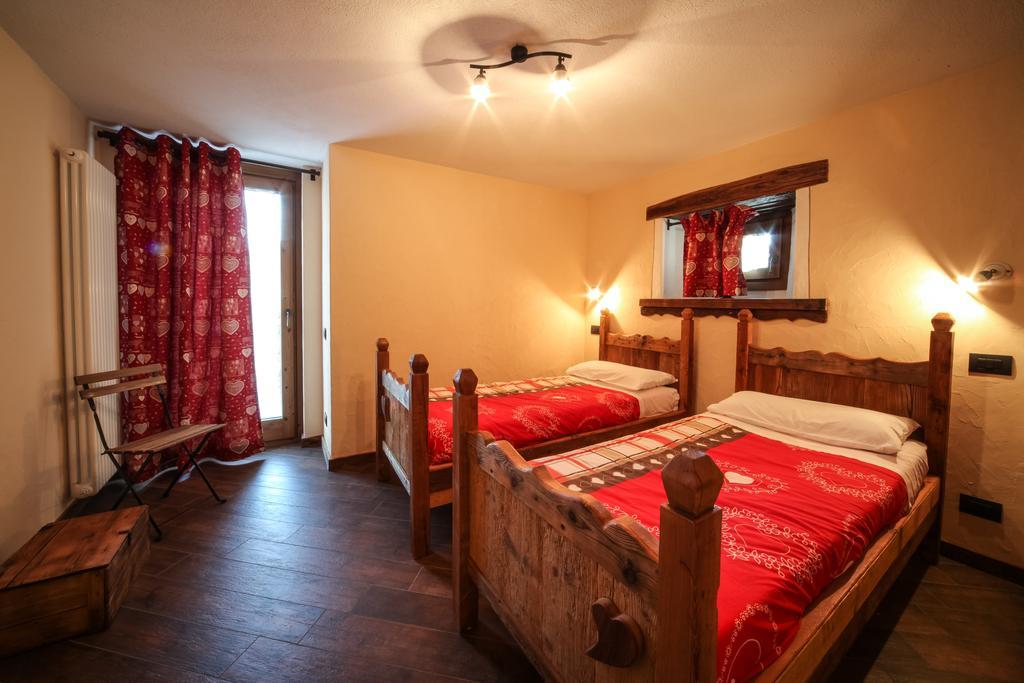 Apartamento Souvenir De Tsaneli Roisan Habitación foto
